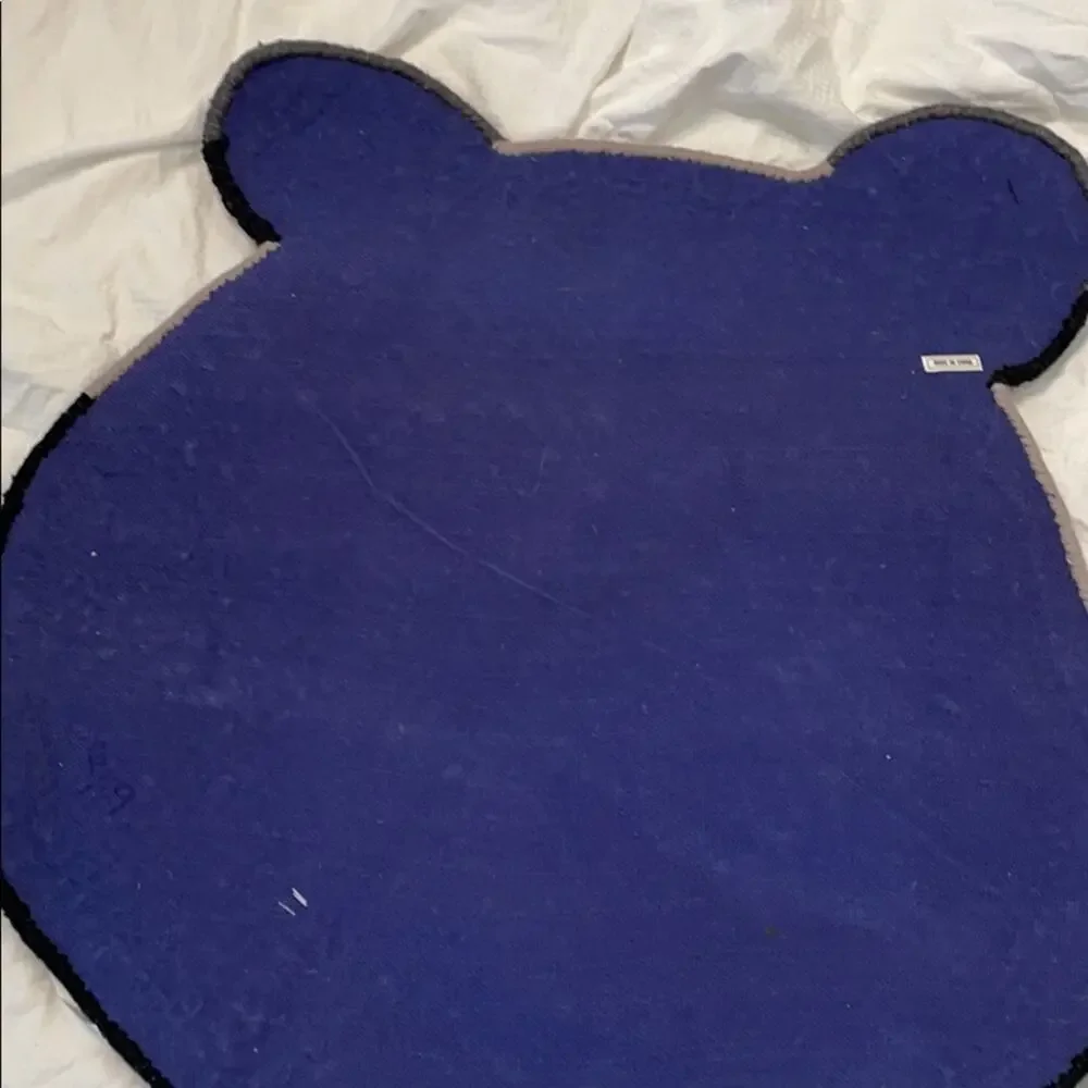 Panda 💯wool 2’2”x2’2” round rug NWT